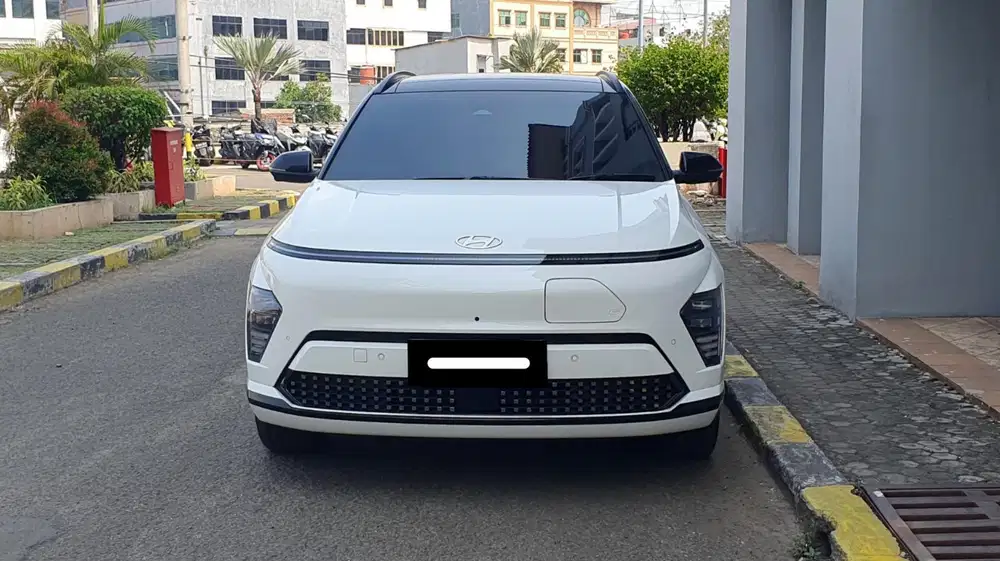 Km 8rb hyundai kona signature long range 2024 putih