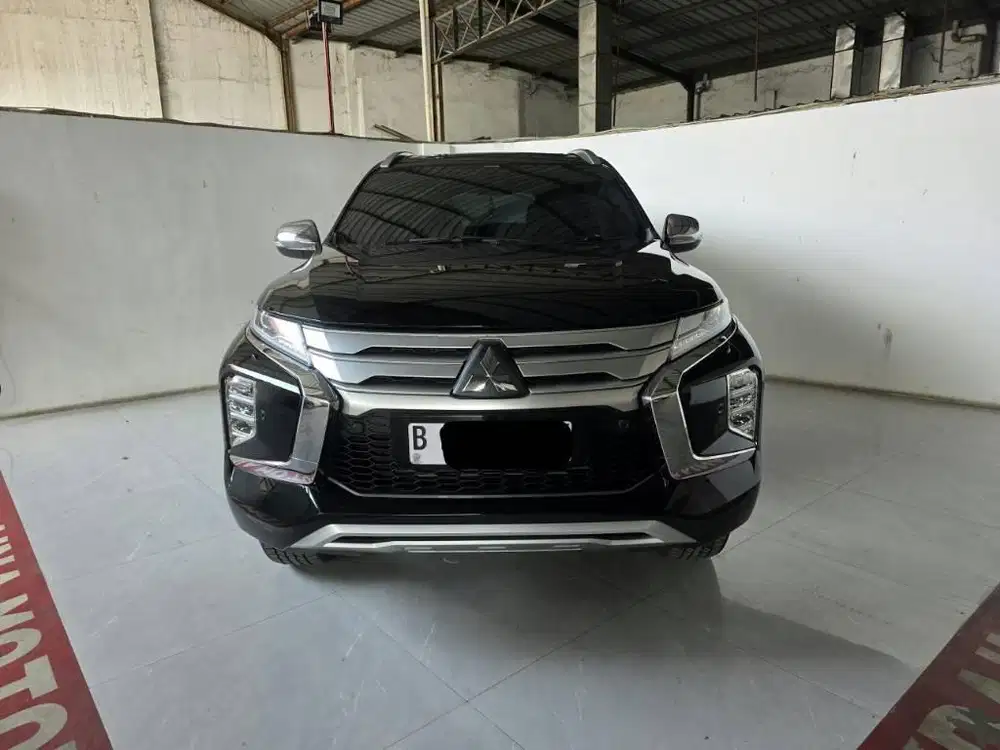 Low km14rban Mitsubishi Pajero Dakar 2.4 AT ( Matic ) 2023 Hitam Mulus