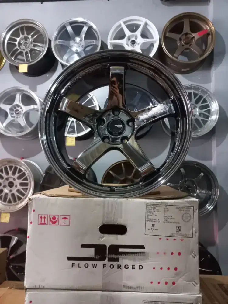 Velg advan gt r18 5x114 lbr8,5 et22