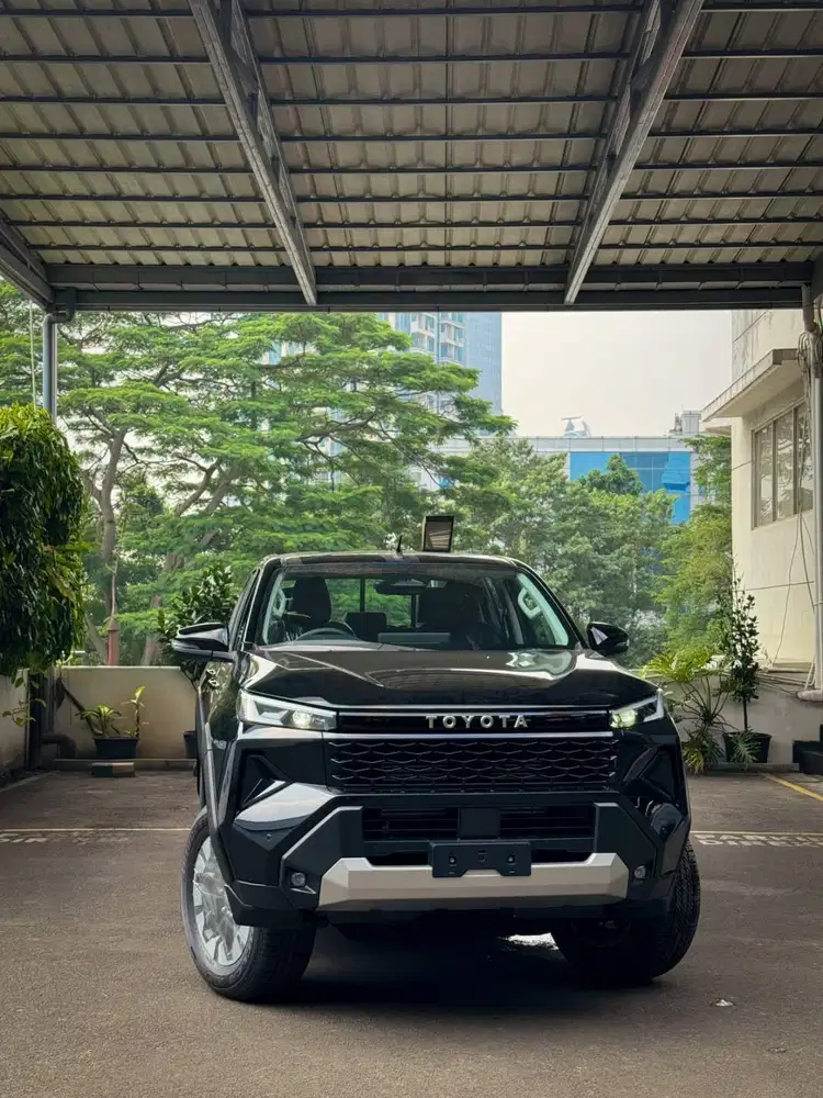 NEW Hilux 4X4 V AT Diesel