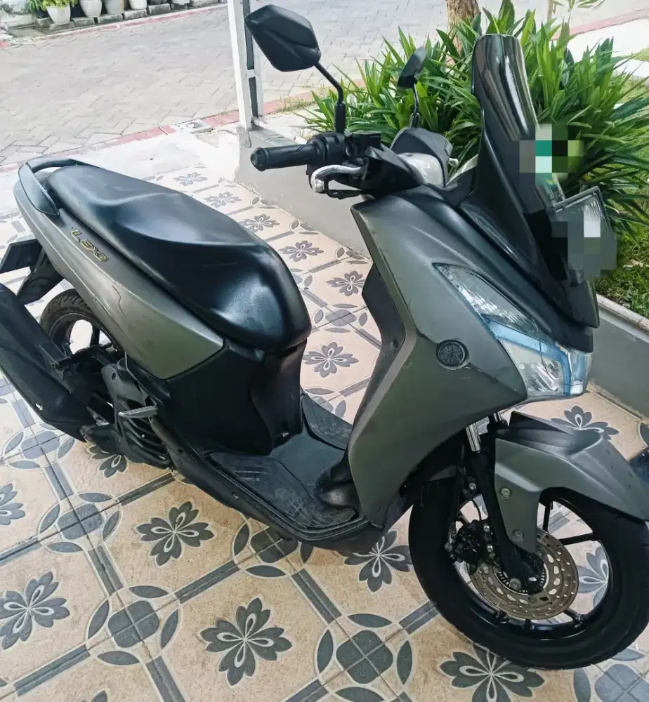 Motor yamaha lexi 2019 warna coklat km rendah