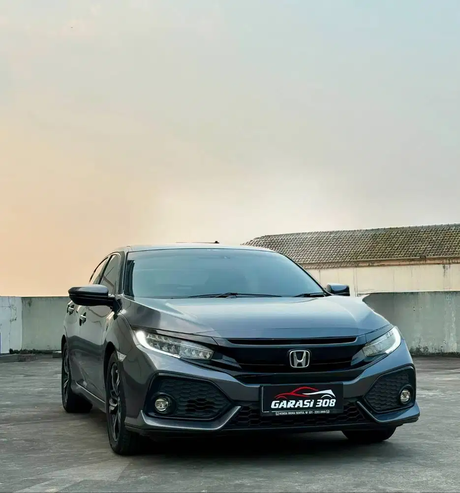 Honda Civic 1.5 Turbo TC E CVT 2019 Abu Abu Pajak Agustus 2027 KM 71rb