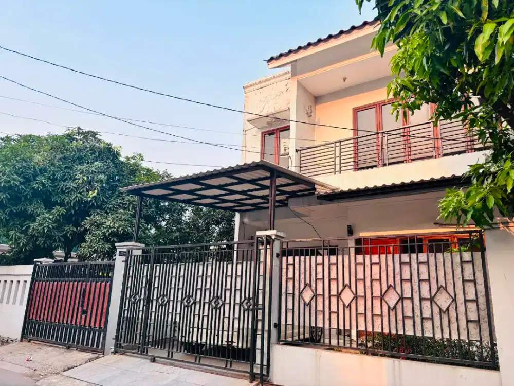 Dijual Rumah Mewah Mustika Jaya, Desain Elegan & Nyaman
Rumah Premium