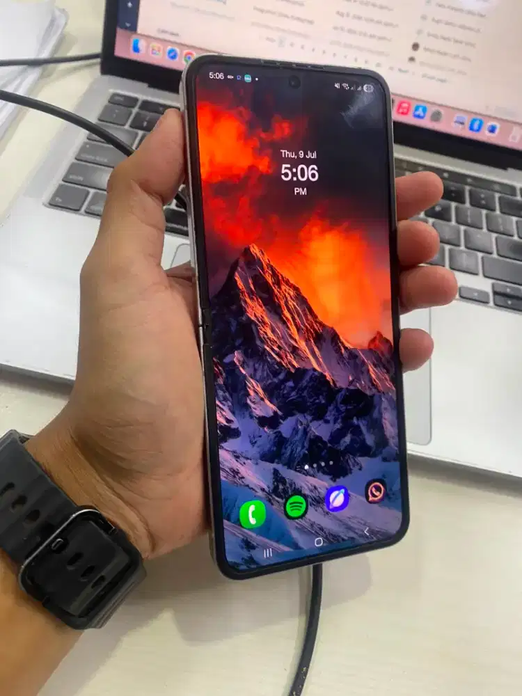 Samsung Z Flip 6 SEIN 256GB Fleksibel Error