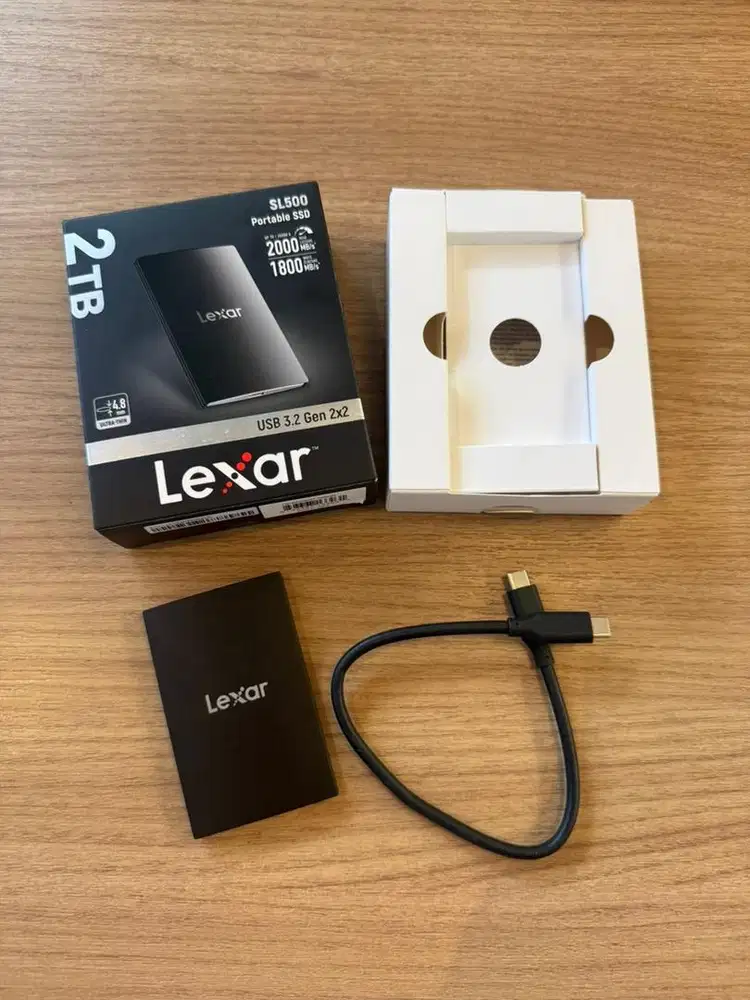 SSD Portable 2TB Lexar SL500 Like New