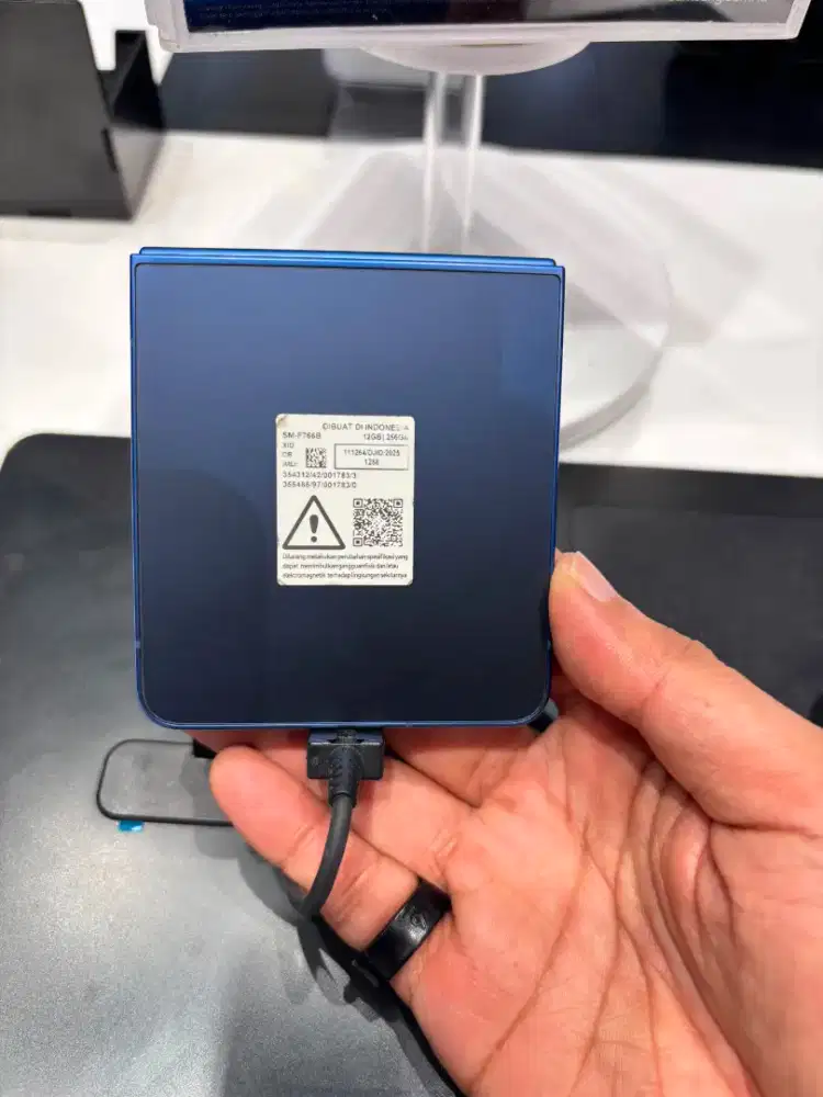 Kredit Cicilan Samsung Z Flip 7 256Gb