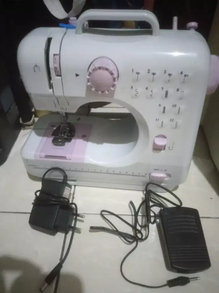 Mesin jahit porteble