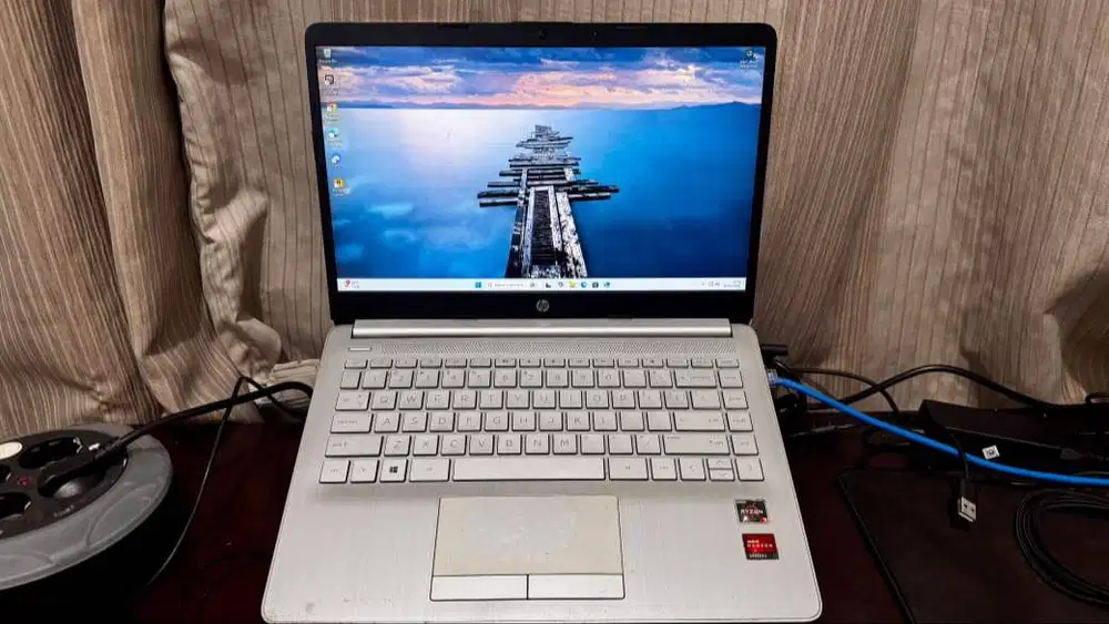 Laptop HP 14 DK RYZEN 3 VEGA 3