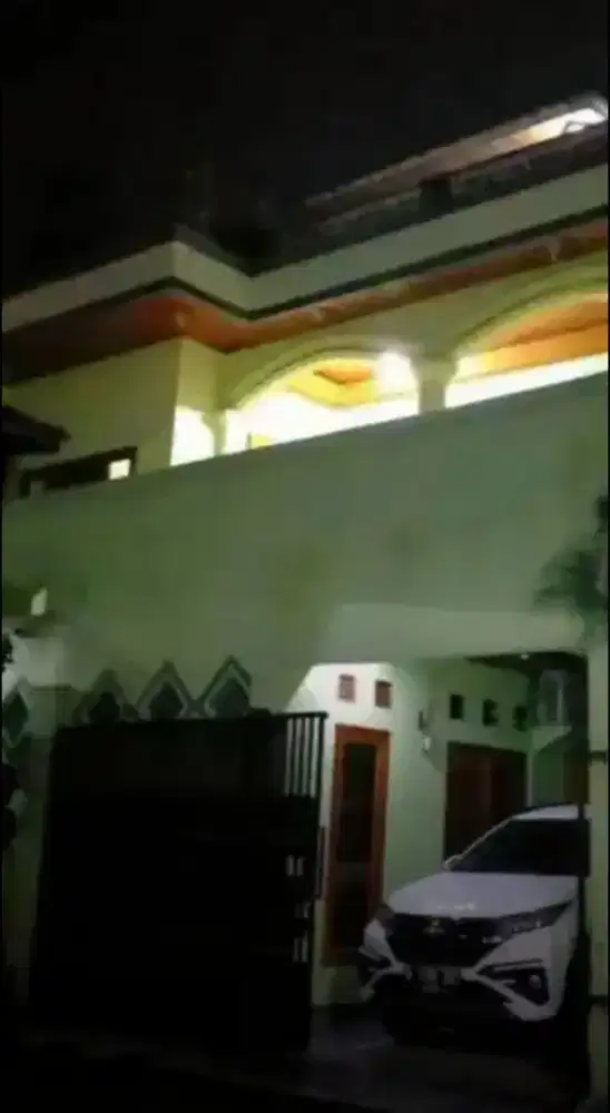 Di sewakan rumah kokoh 3 lantai,strategis,dkt mesjid kubah emas depok.