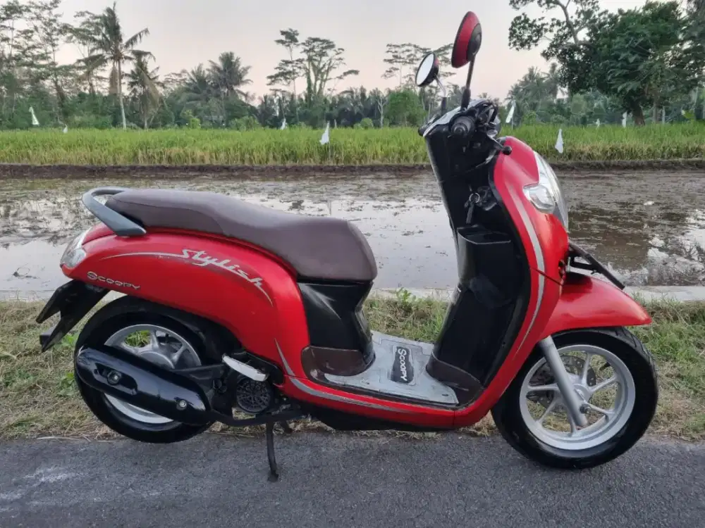 SCOOPY STYLISH 2019