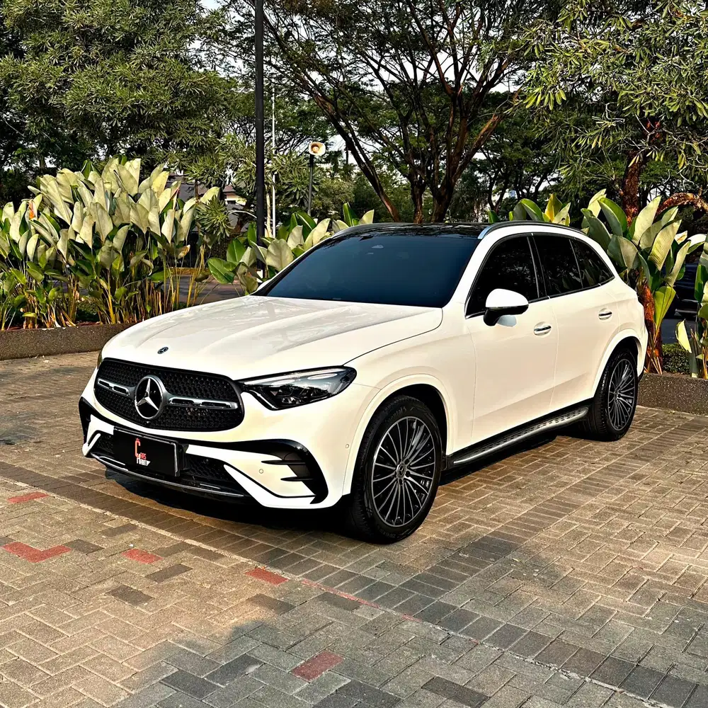 LIKE NEW! Mercedes Benz GLC300 AMG 2023 new model 2024 garansi glc 300