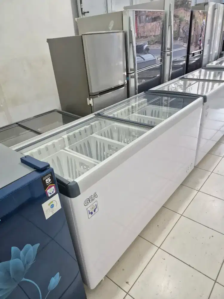 FREEZER GEA 516L TERBARU LIKE NEW