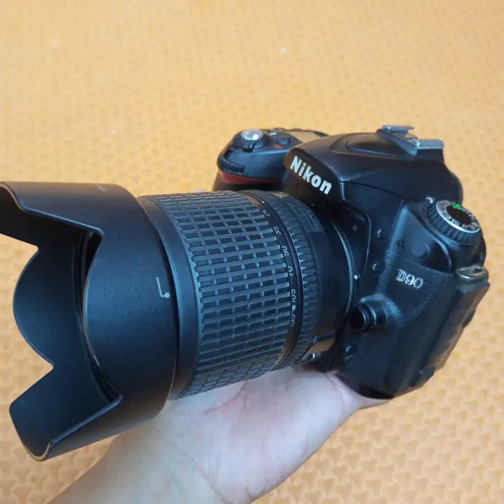 Nikon d90 kit 18-135 ed