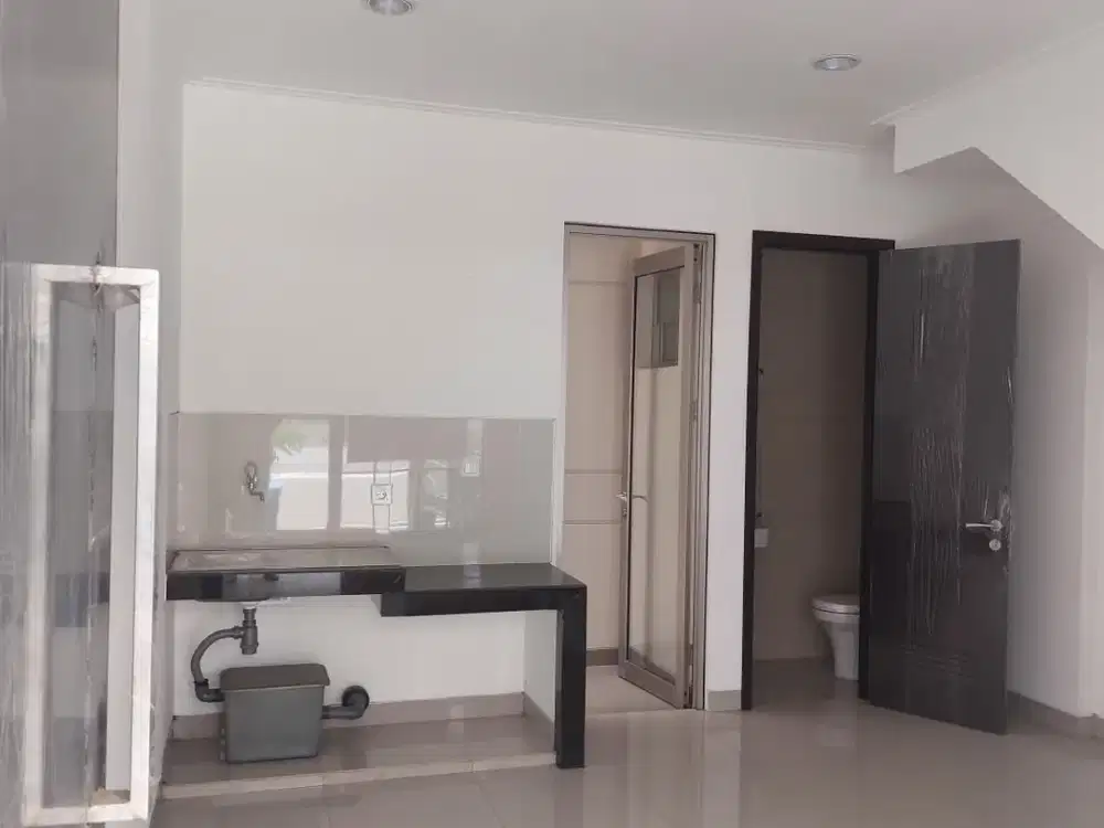 DIJUAL RUMAH PIK 2