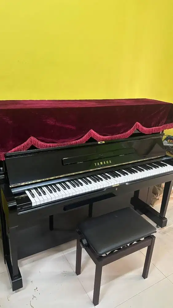 Piano Yamaha U1H Like New