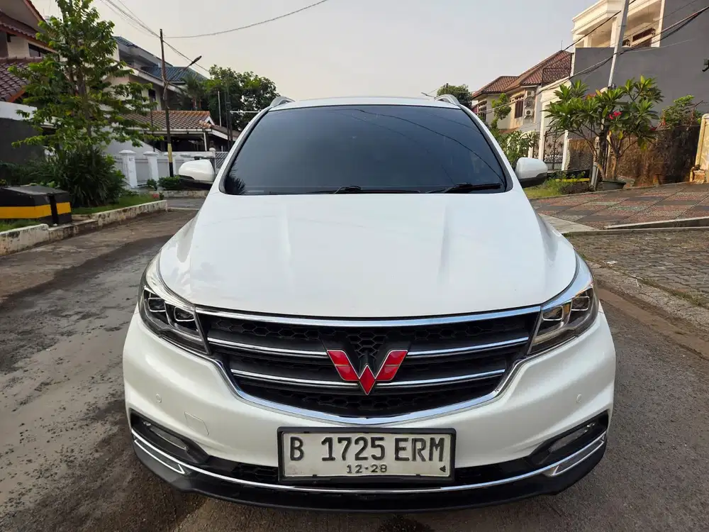 2018 WULING CORTEZ 1.8 L LUX AMT