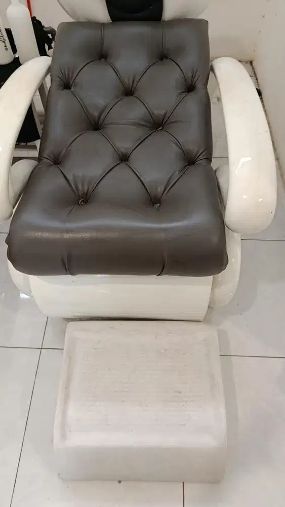 Dijual Washback/Kursi Keramas Salon bekas masih bagus