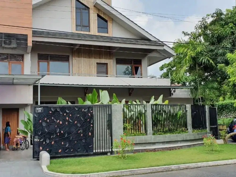 Rumah 3 Lantai Lokasi Strategis Premium dekat Pusat Bisnis Jl. Gejayan