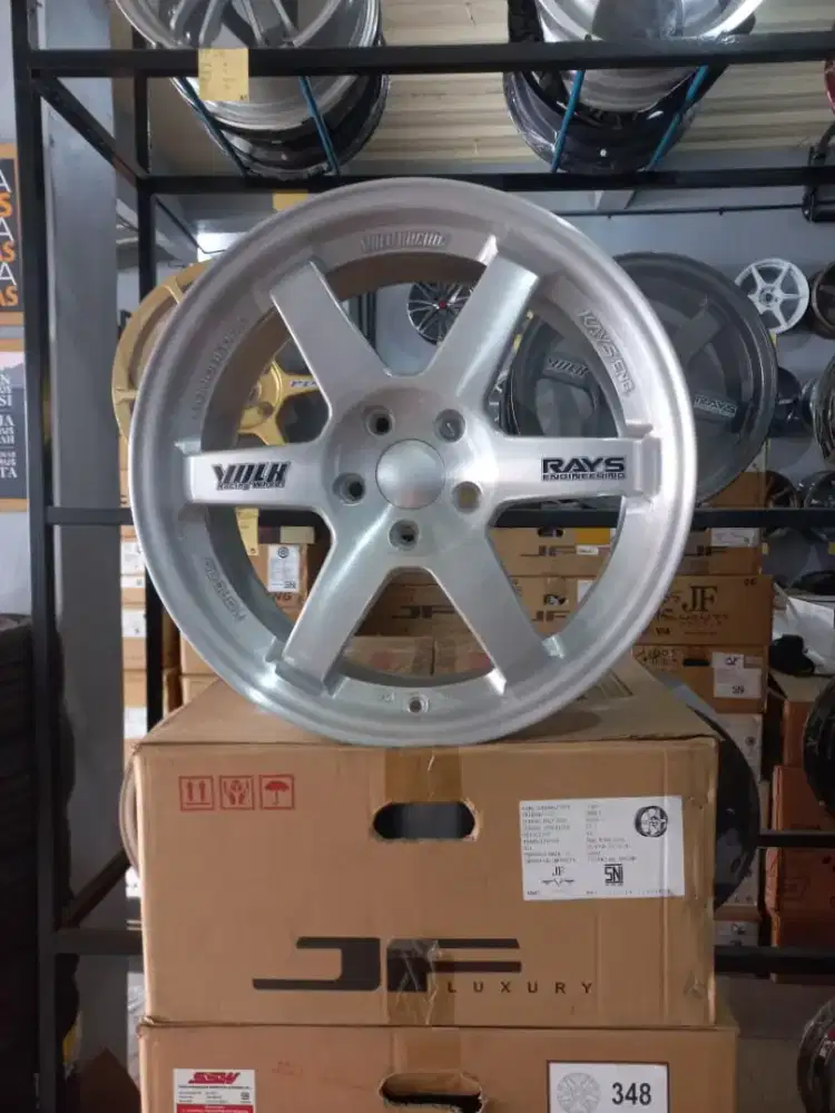 Velg te37saga r18 5x114 lbr8,5 et40