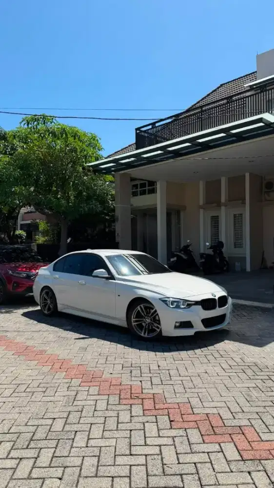 BMW 320i Sport Shadow Edition 2019