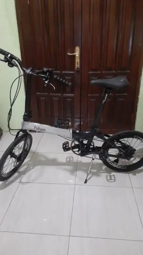 Sepeda Lipat Fnhon Blast 20 Inch (451) Silver Black