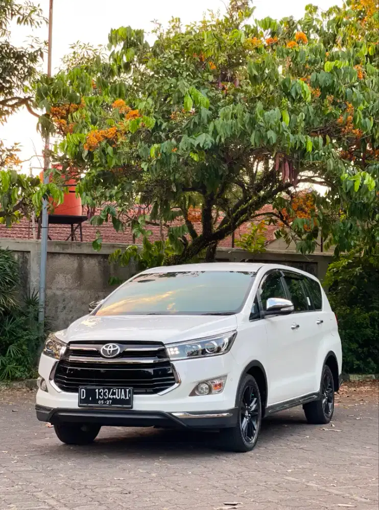 Super Low Km!! Venturer 2017 2.0 Bensin Matic (D) Antik!