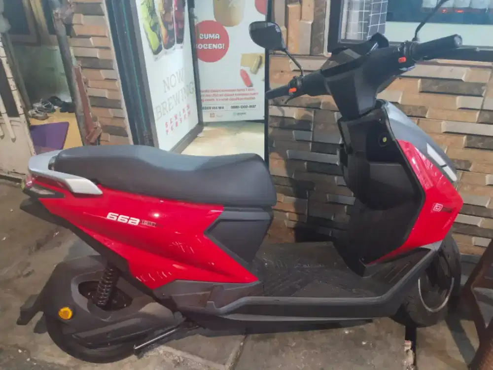 Selis Uwinfly D66B Like new