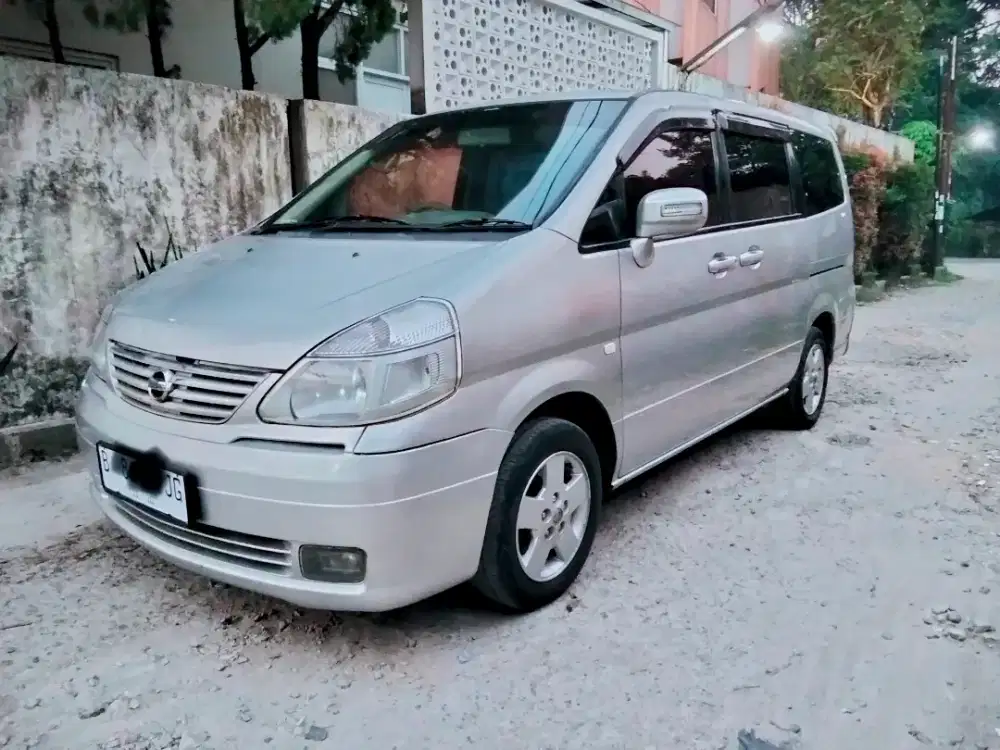 Nissan Serena 2004 Bensin