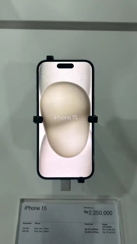 iPhone 15 128GB