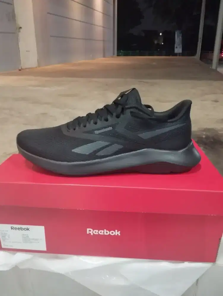 SEPATU REEBOOK UNTUK DIPAKAI DAILY DAN RUNING