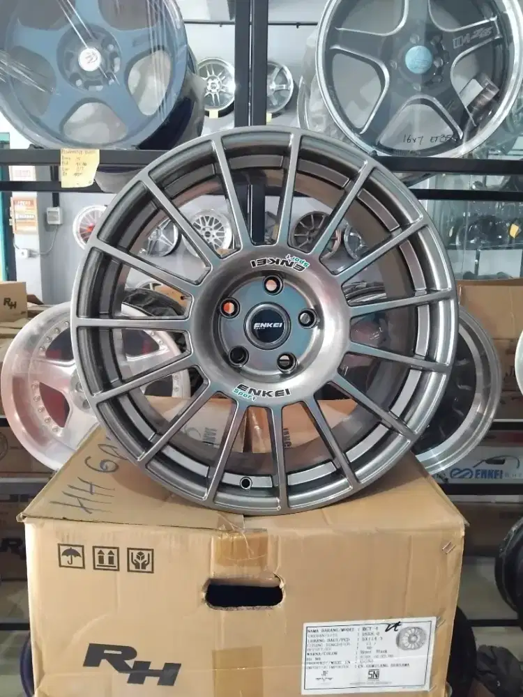 Velg enkei rct r18 5x114 lbr8 et40