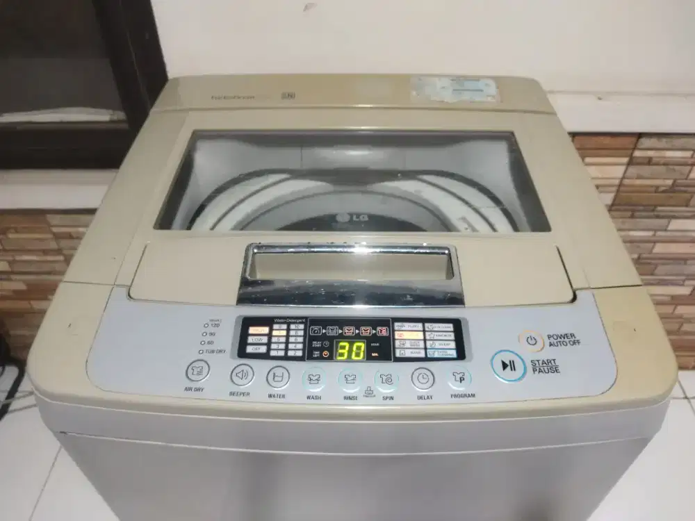 Mesin cuci 1 tabung LG turbo drum 8kg