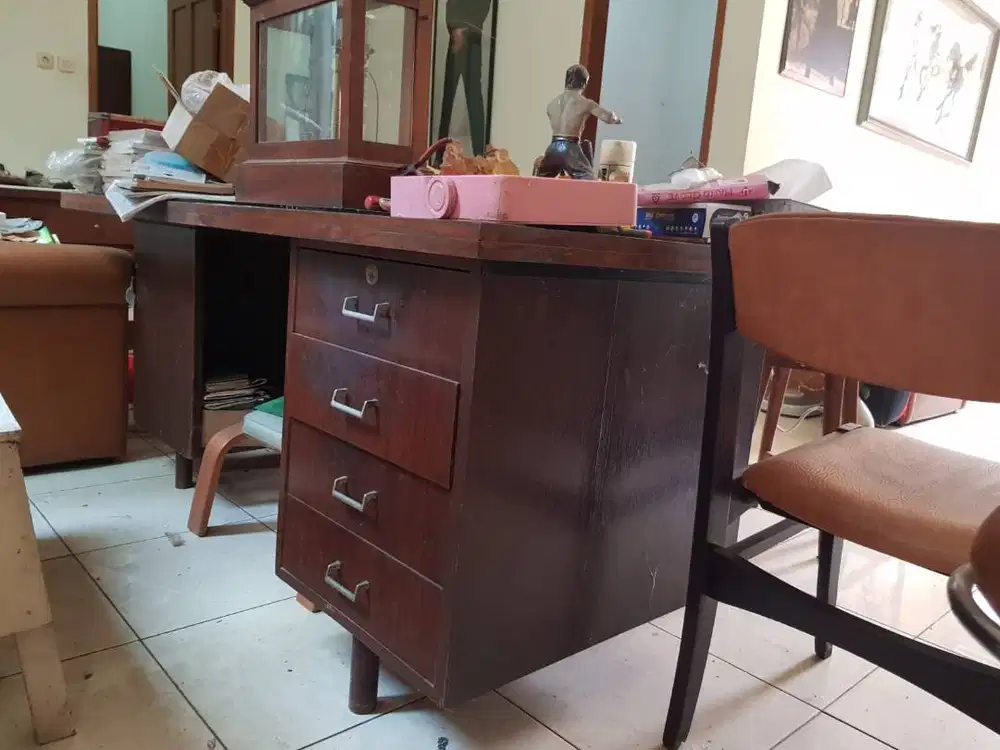 Klasik & Banyak Penyimpanan: Meja Tulis / Meja Kerja Kantor Kayu Solid