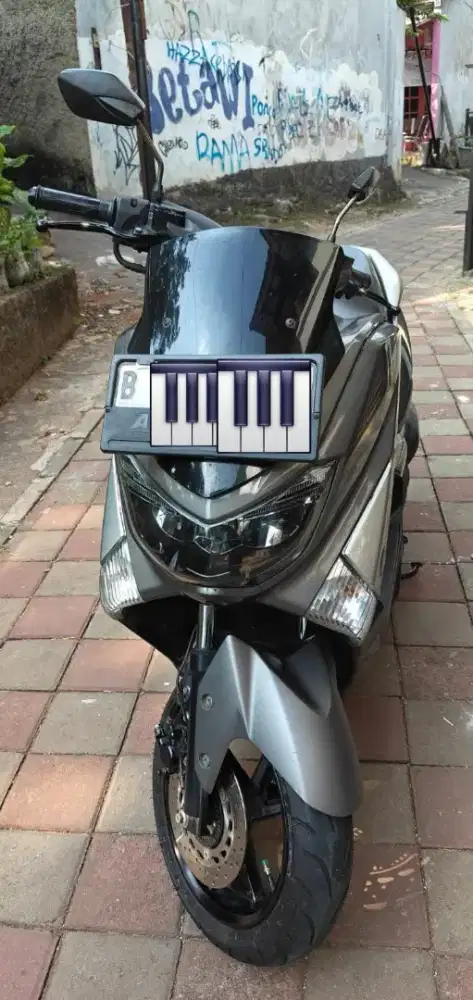 Yamaha nmax grey