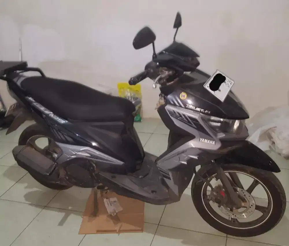Xeon GT 125 Eagle Eyes Warna Hitam