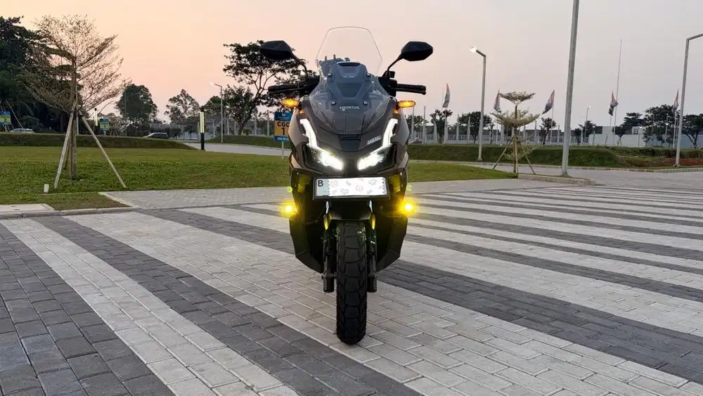 Honda ADV 160 RoadSync 2025 Low Kilometer