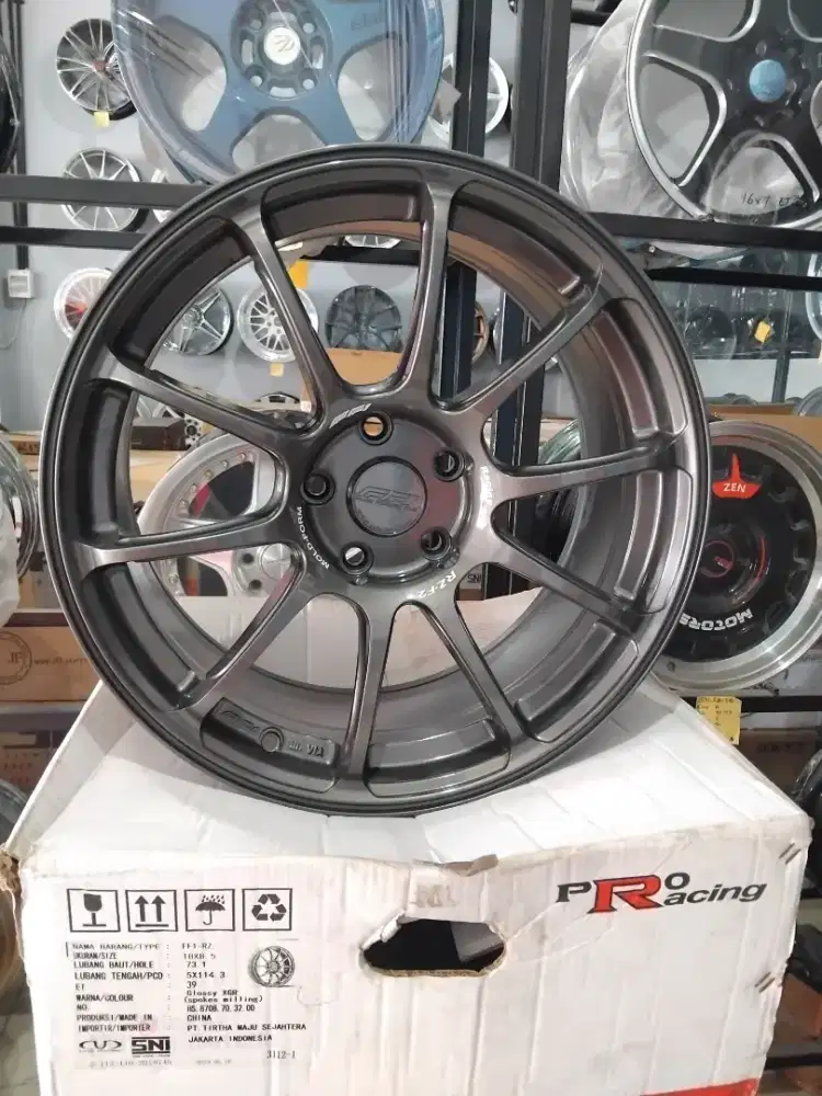 Velg advan rsz r18 5x114 lbr8,5 et39