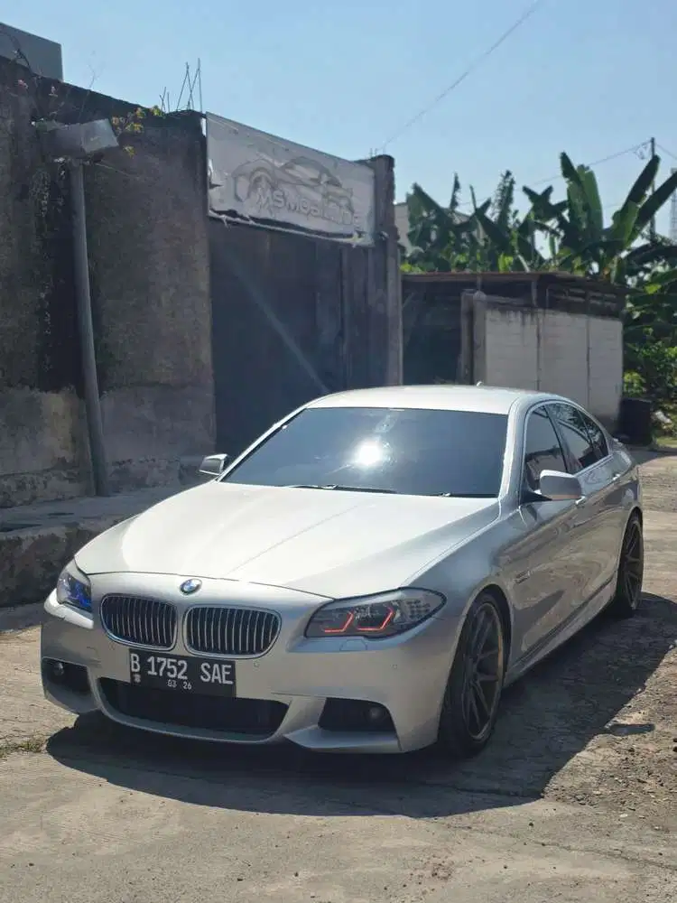 BMW 523i 2011 Bensin