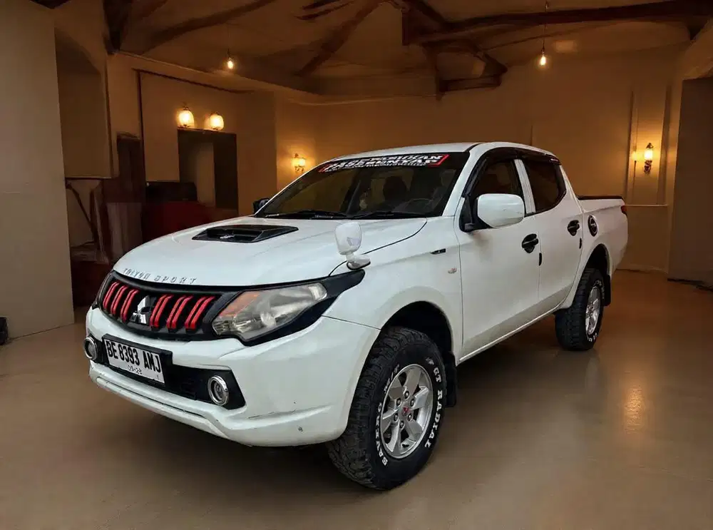 TRITON 4x4 MANUAL SOLAR