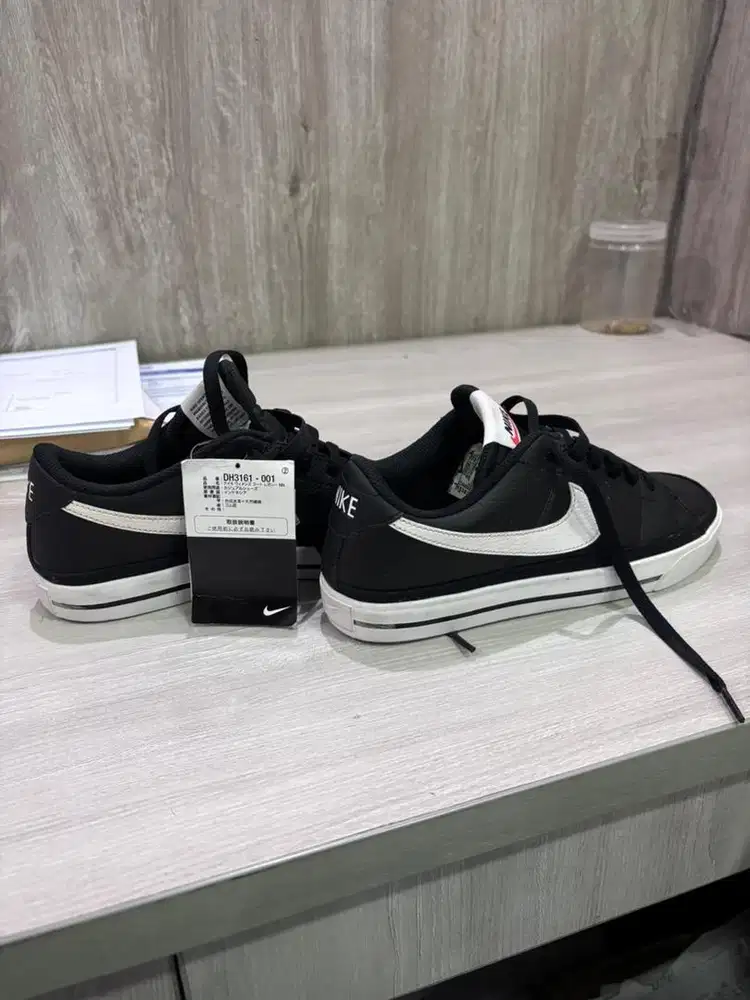 Nike court legacy