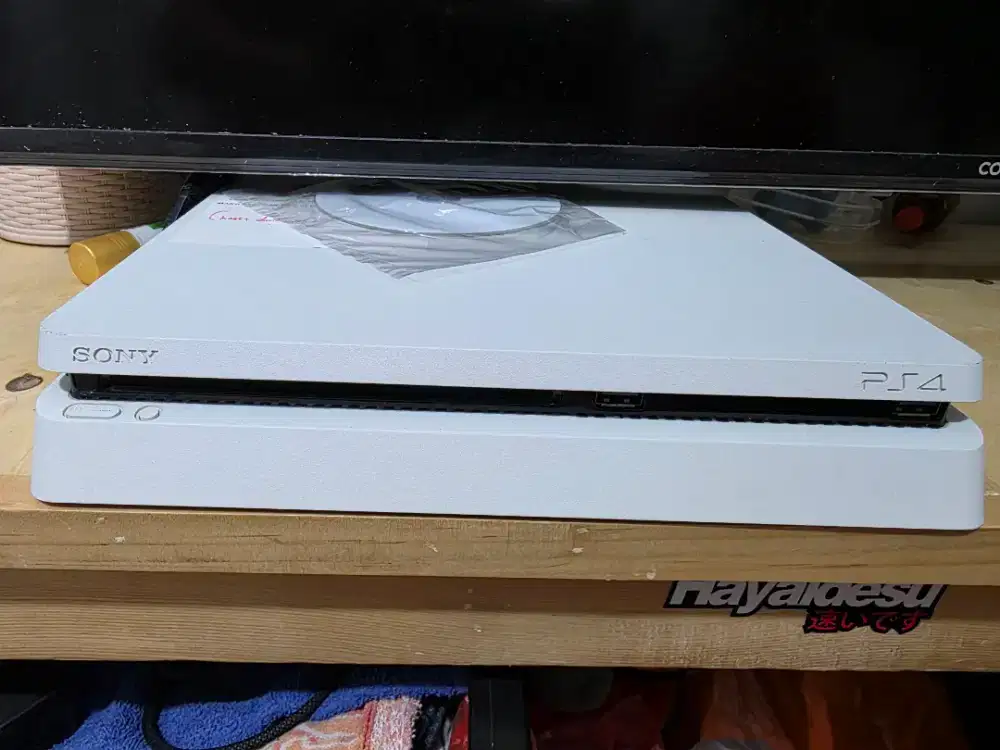 Ps 4 slim hen 11 500gb
