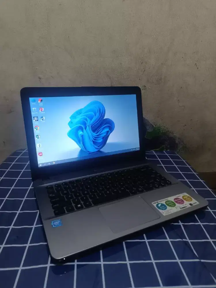 Laptop Asus x441n mulus