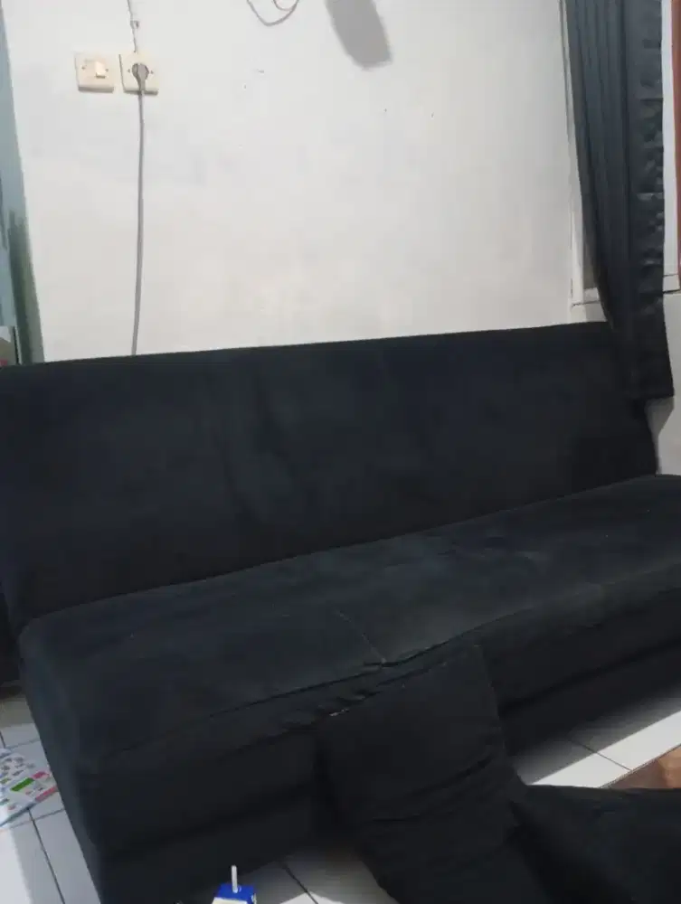 Sofa bed suede hitam