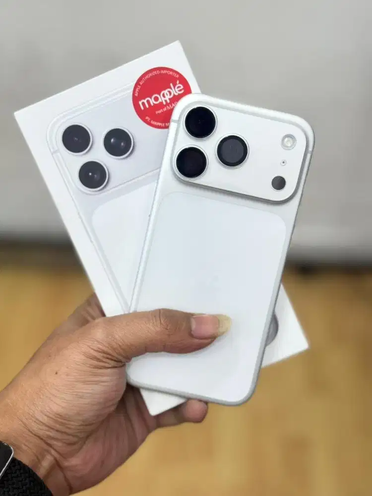 Iphone 17 Pro 256Gb silver second resmi bh 100% garansi on juni 2027
