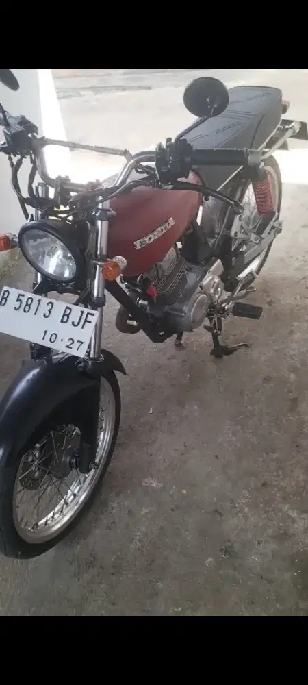 Honda CB 100 Tahun 1976