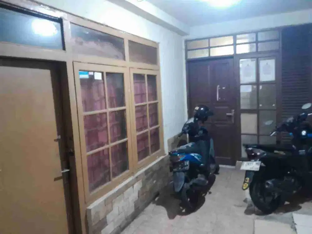 Dijual cepat rumah kost sangat strategis di Cihampelas Bandung.