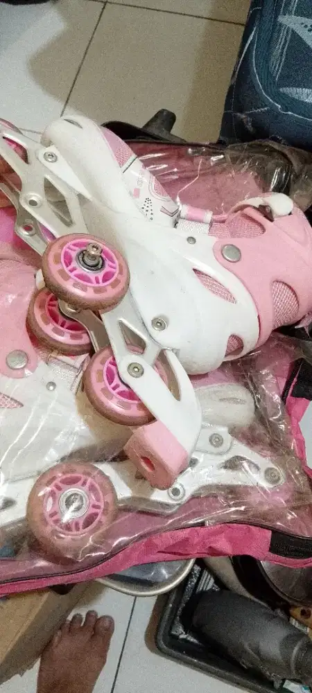 Sepatu/skating roda