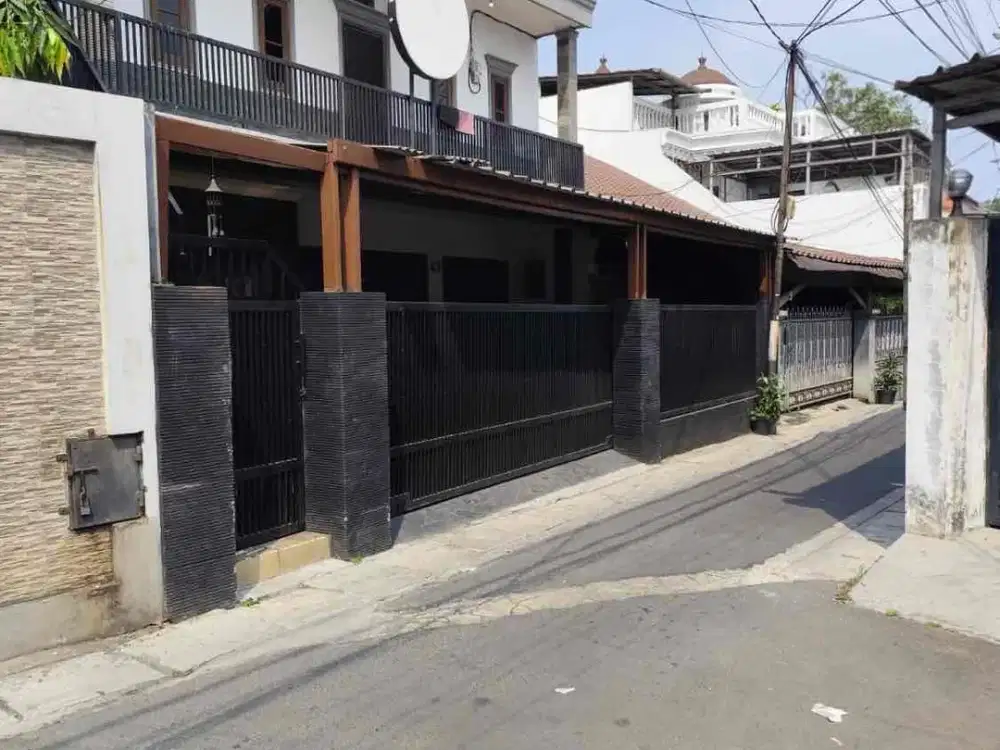 Jual rumah di Blok A Kebayoran Baru Jakarta Selatan DiJual Rumah Blok A Kebayoran Baru