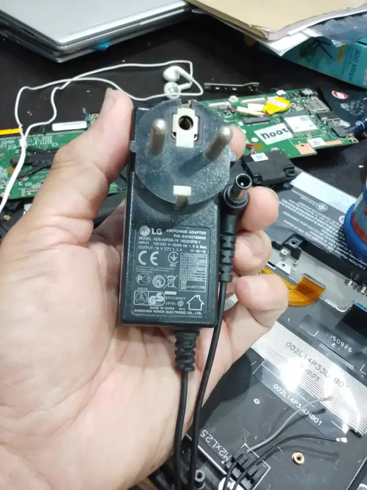 Adaptor komputer monitor