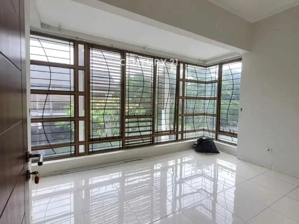 Di Sewakan Rumah Cantik Di Emerald Garden 1075